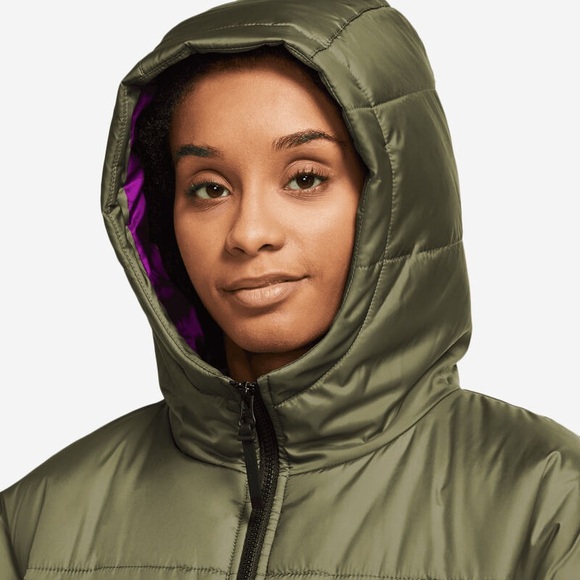 WOMEN NIKE COAT - Picture 7 of 7